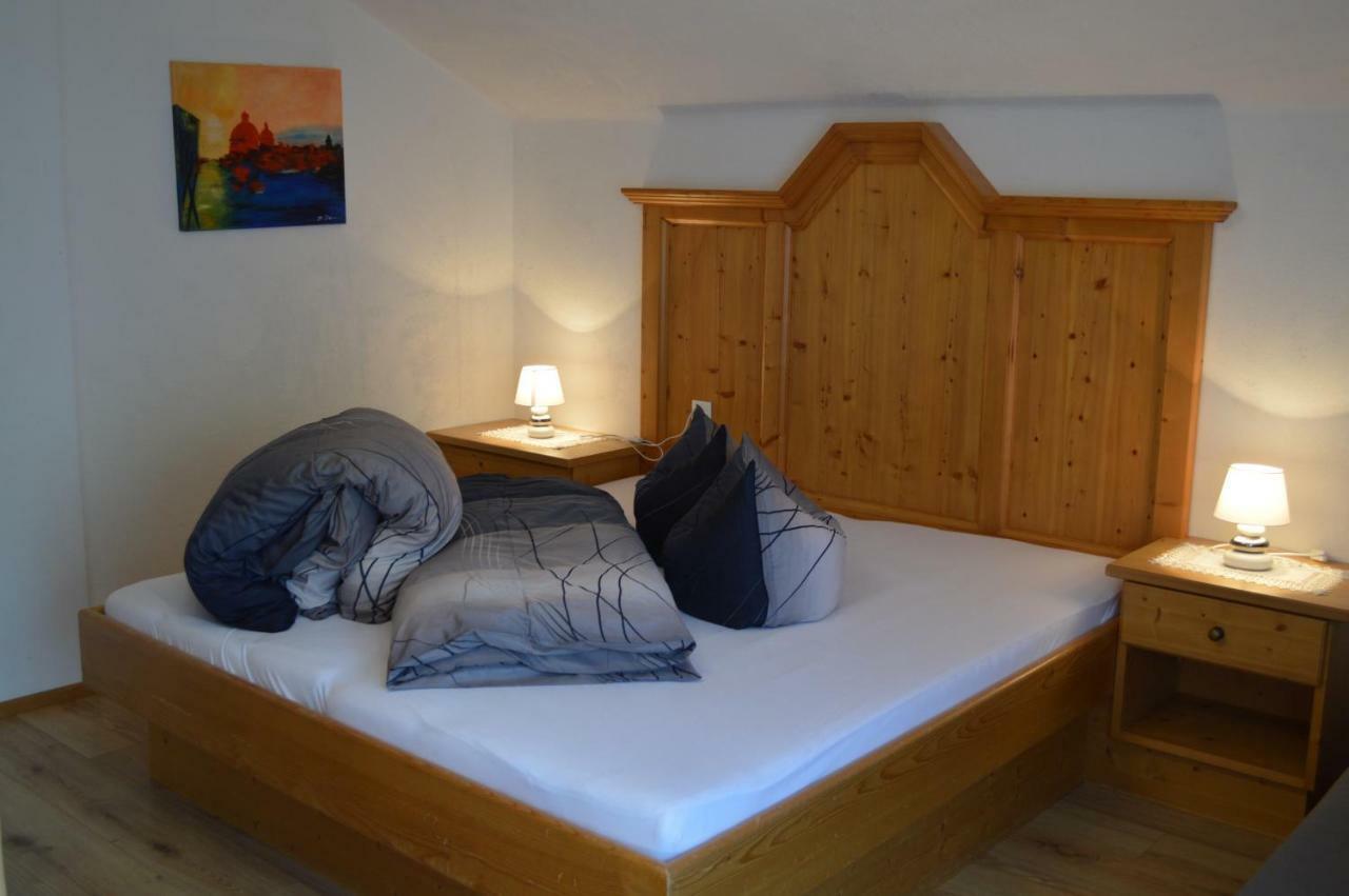 Tiefenbrunn Apartment *